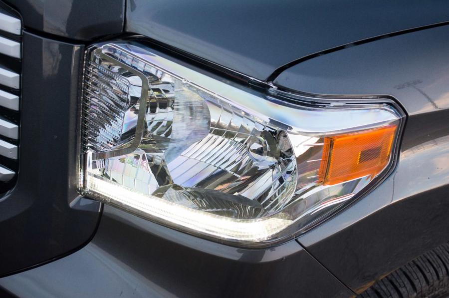  Toyota Tundra Platinum 4x4 2014 года  (фото 30 из 32)